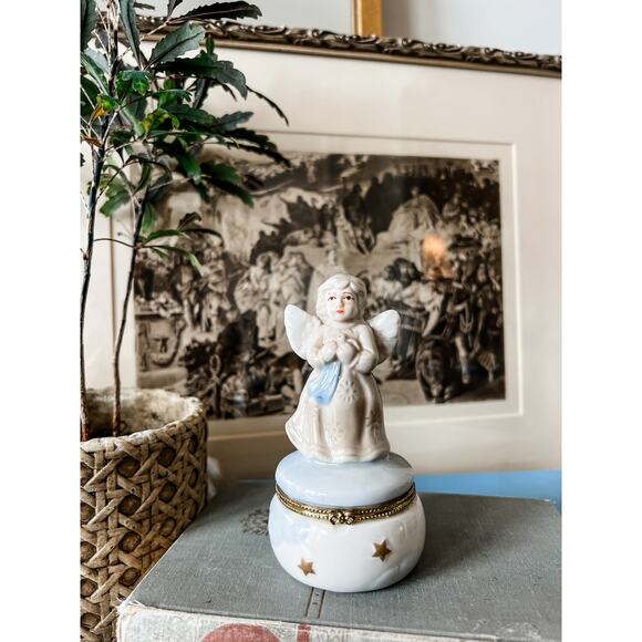 Vintage Angel Porcelain Trinket Box –‎ Greenbrier – 5" Tall - Picture 1 of 5